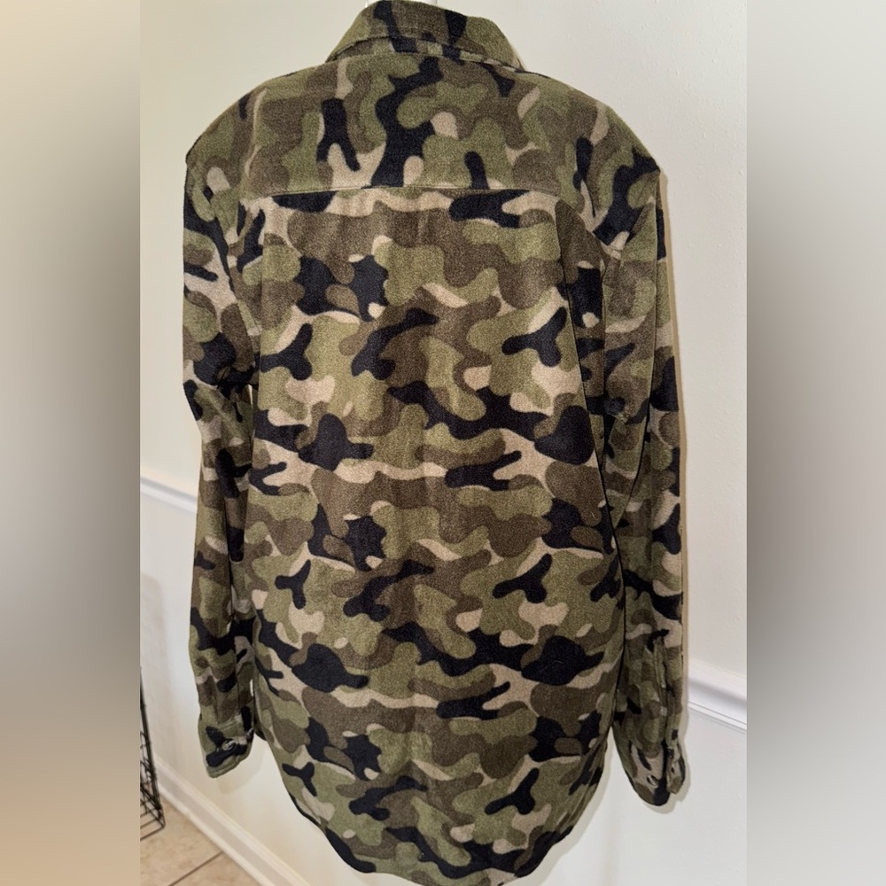 Nomad Camo Button-Up Fleece Shirt – Size L (Big Boy Label) - Picture 3 of 4